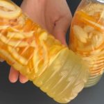 Orange peels, immerse them in 1 bottle of water: a lot of money saved